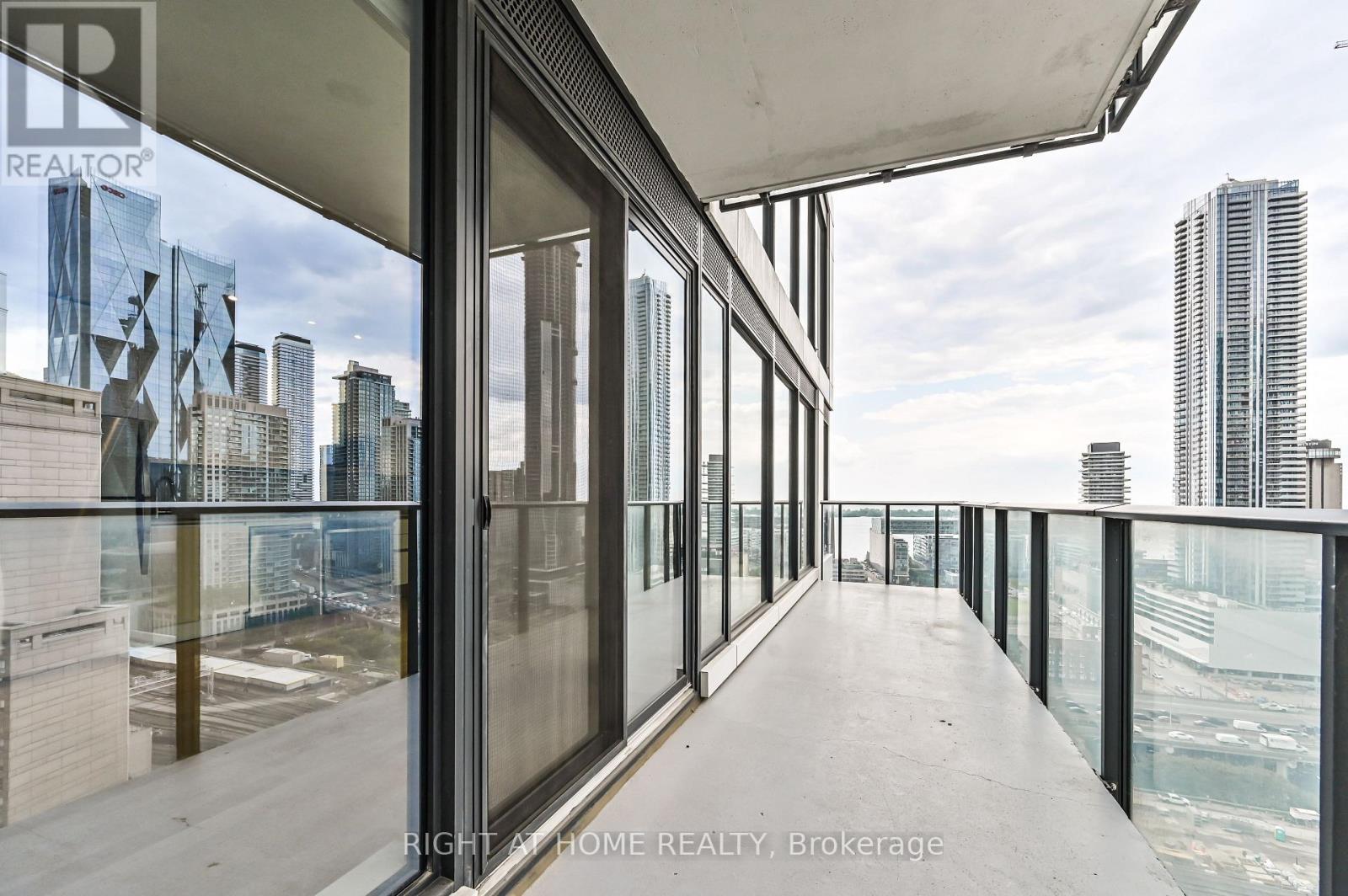 2205 - 2a Church Street, Toronto, Ontario  M5E 0E1 - Photo 13 - C12573264