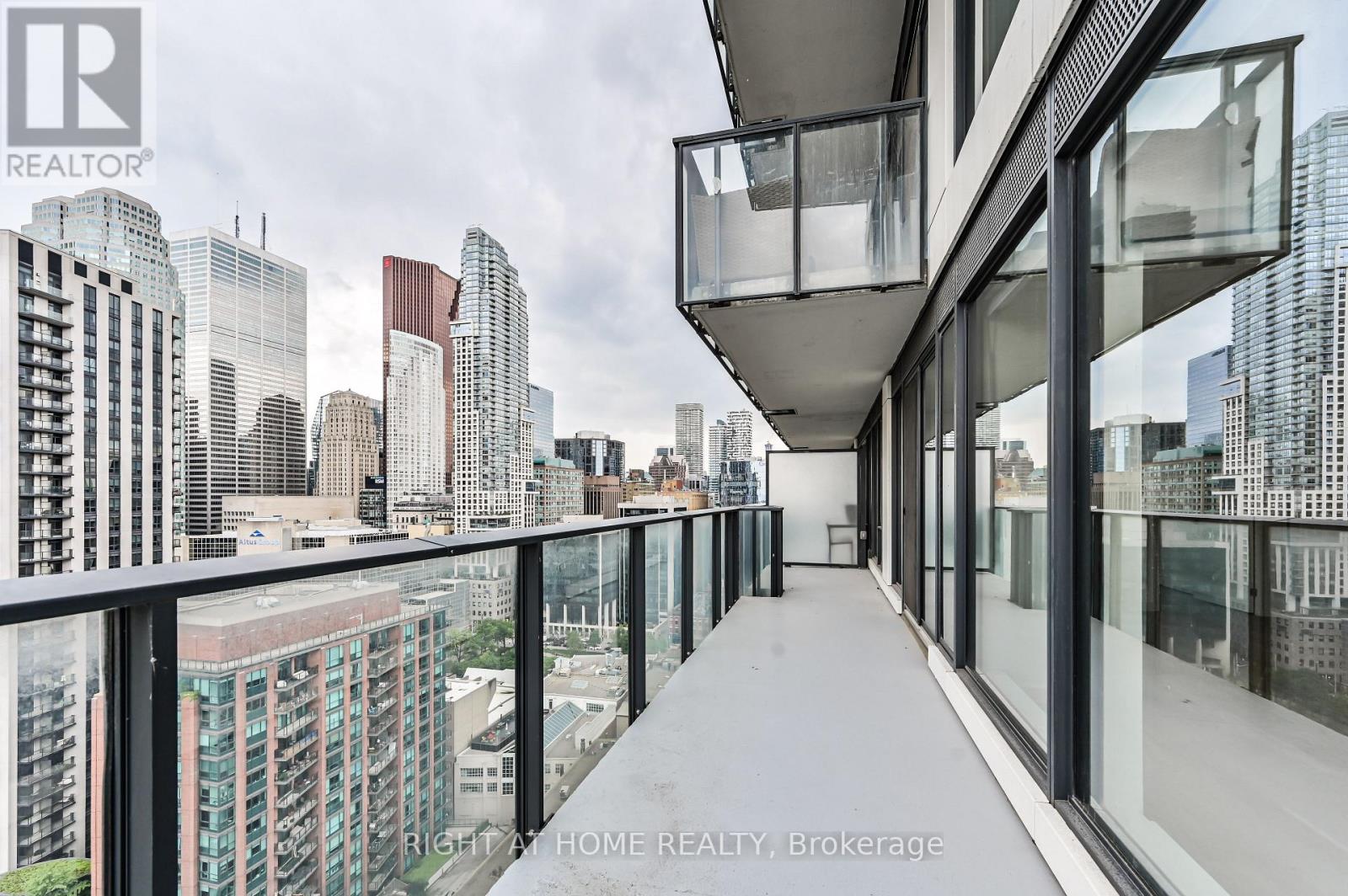 2205 - 2a Church Street, Toronto, Ontario  M5E 0E1 - Photo 14 - C12573264