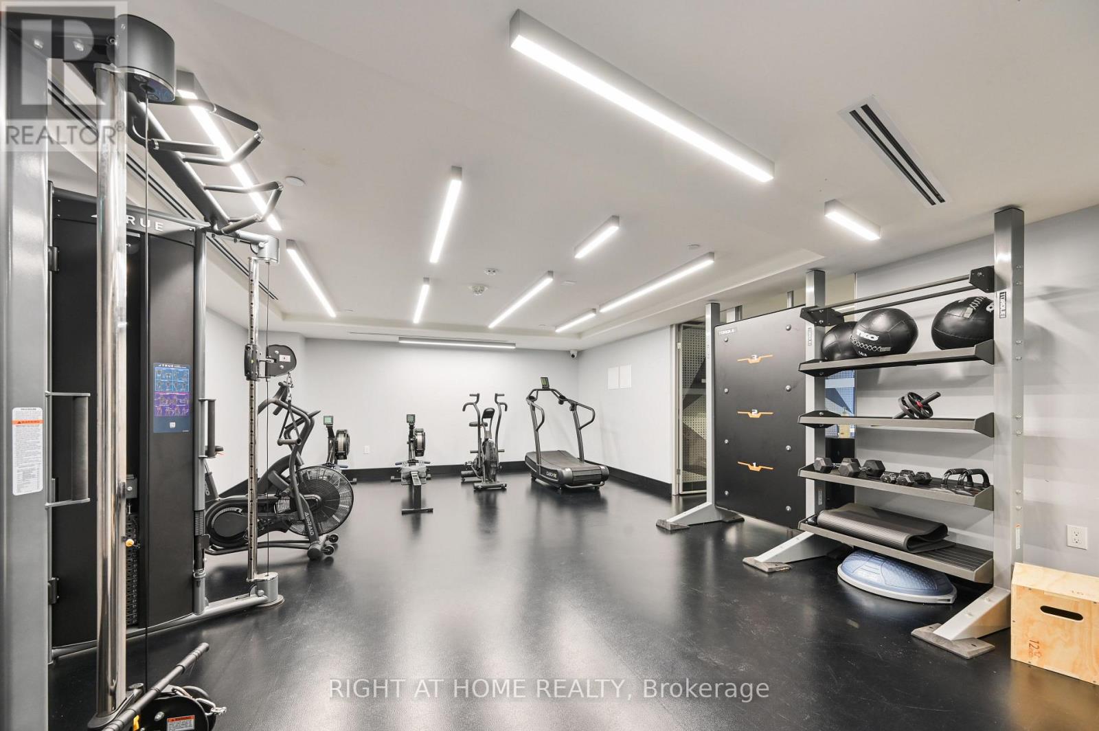 2205 - 2a Church Street, Toronto, Ontario  M5E 0E1 - Photo 18 - C12573264