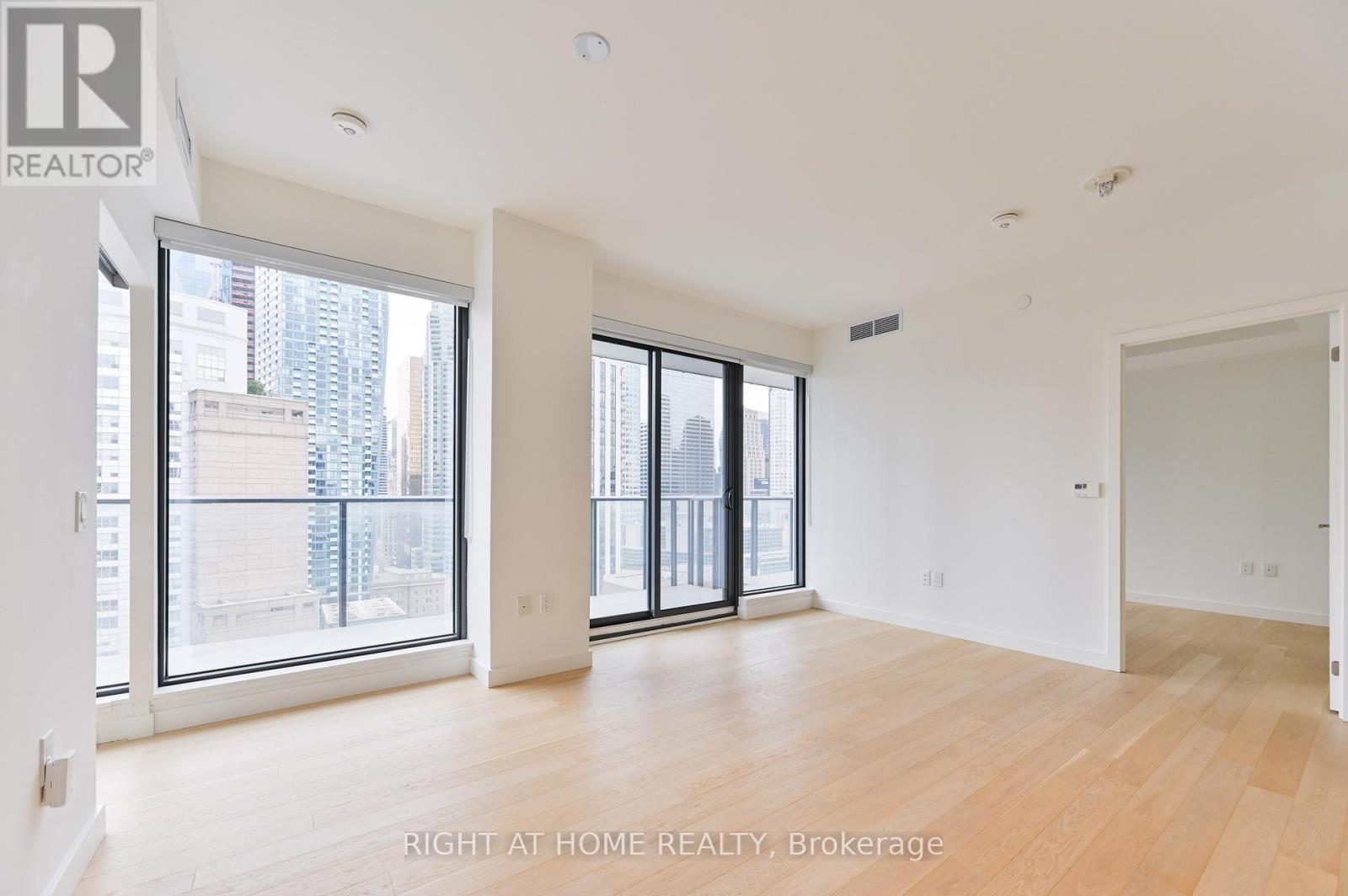 2205 - 2a Church Street, Toronto, Ontario  M5E 0E1 - Photo 6 - C12573264