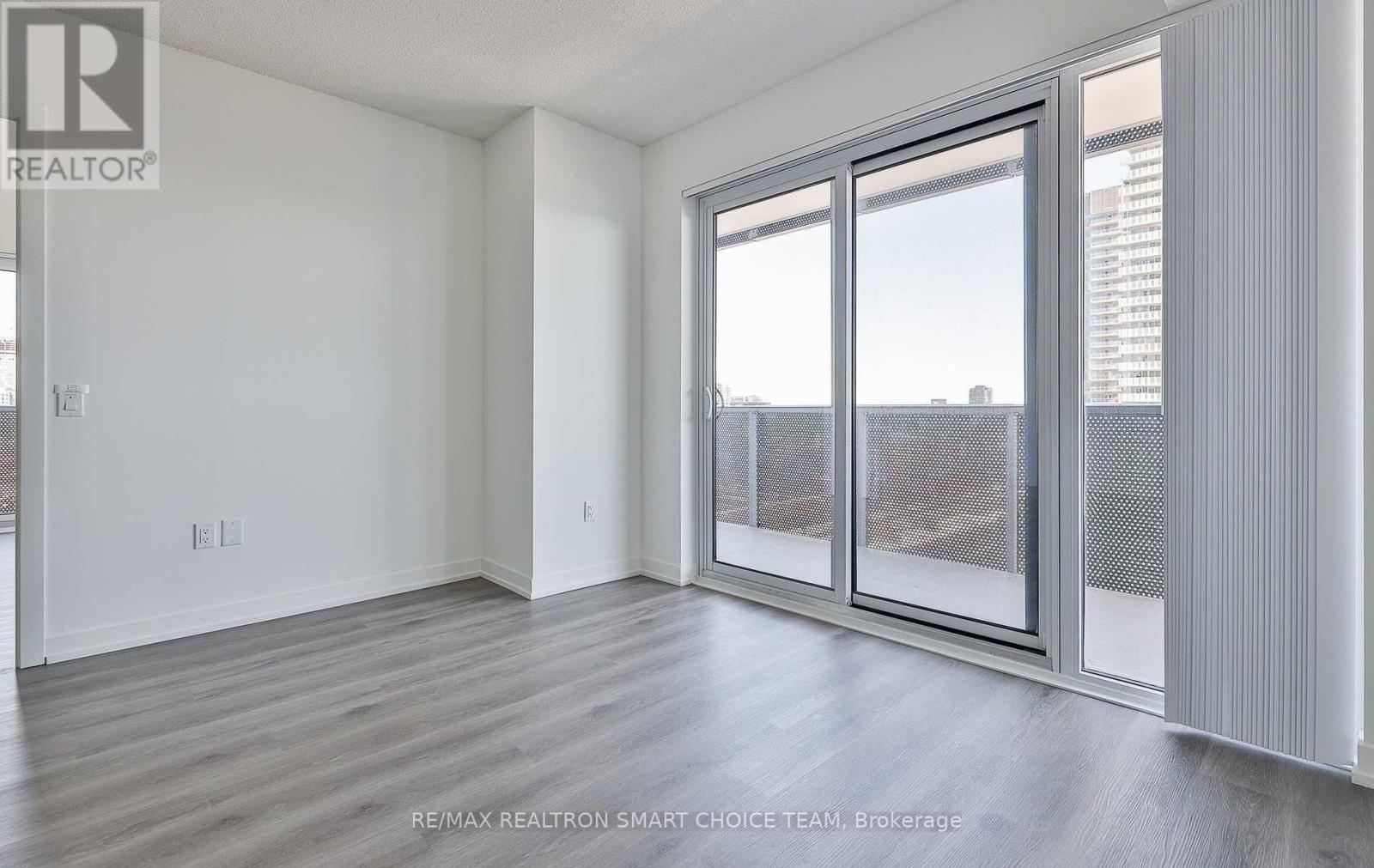 2703 - 138 Downes Street, Toronto, Ontario  M5E 0E4 - Photo 8 - C12573292