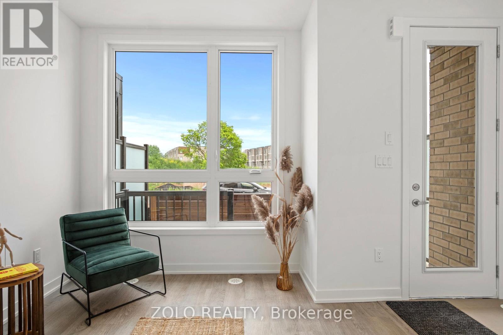 30 Deep Roots Terrace, Toronto, Ontario  M6A 2L8 - Photo 2 - C12573298