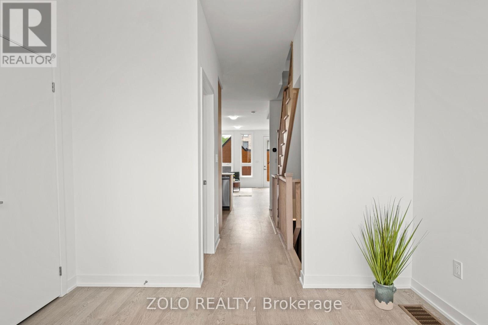 30 Deep Roots Terrace, Toronto, Ontario  M6A 2L8 - Photo 4 - C12573298