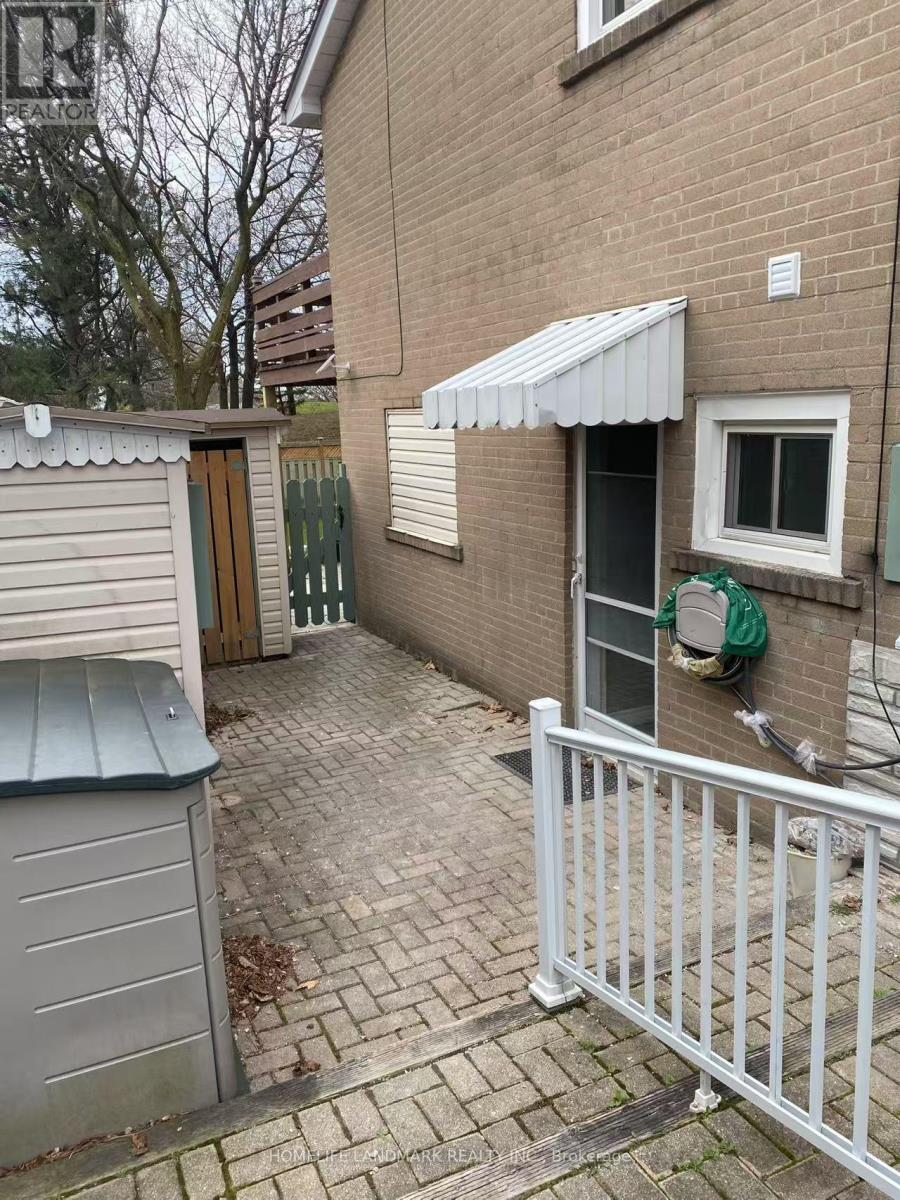 Main Floor - 126 Roywood Drive, Toronto, Ontario  M3A 2E1 - Photo 7 - C12573316