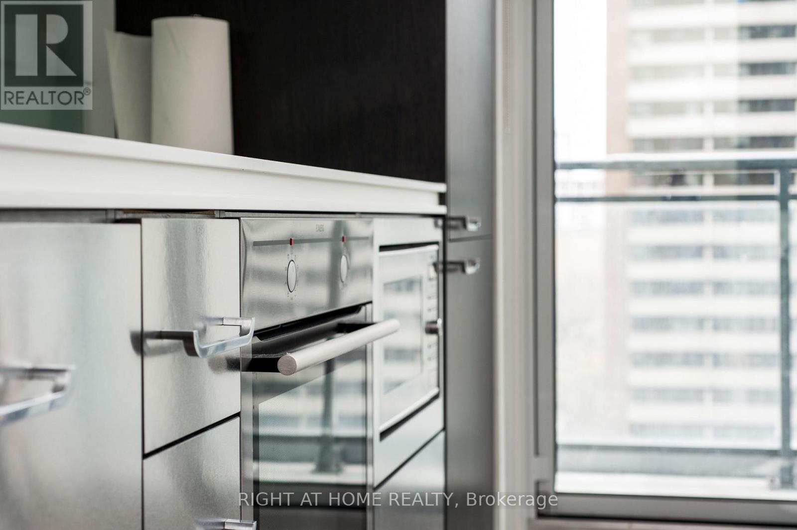 1101 - 45 Charles Street E, Toronto, Ontario  M4Y 1S2 - Photo 8 - C12573352