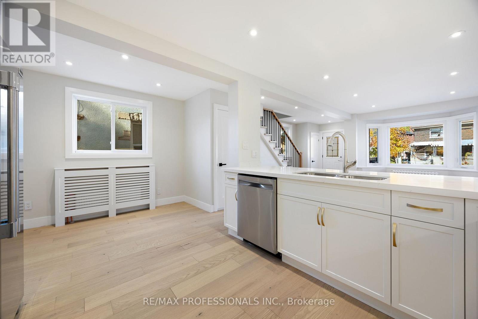 Main - 470 Donlands Avenue, Toronto, Ontario  M4J 3S5 - Photo 13 - E12573252