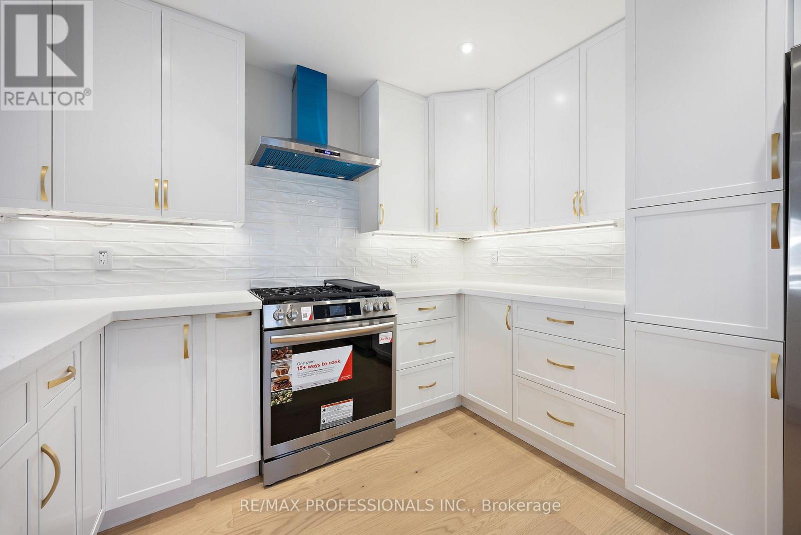 Main - 470 Donlands Avenue, Toronto, Ontario  M4J 3S5 - Photo 14 - E12573252