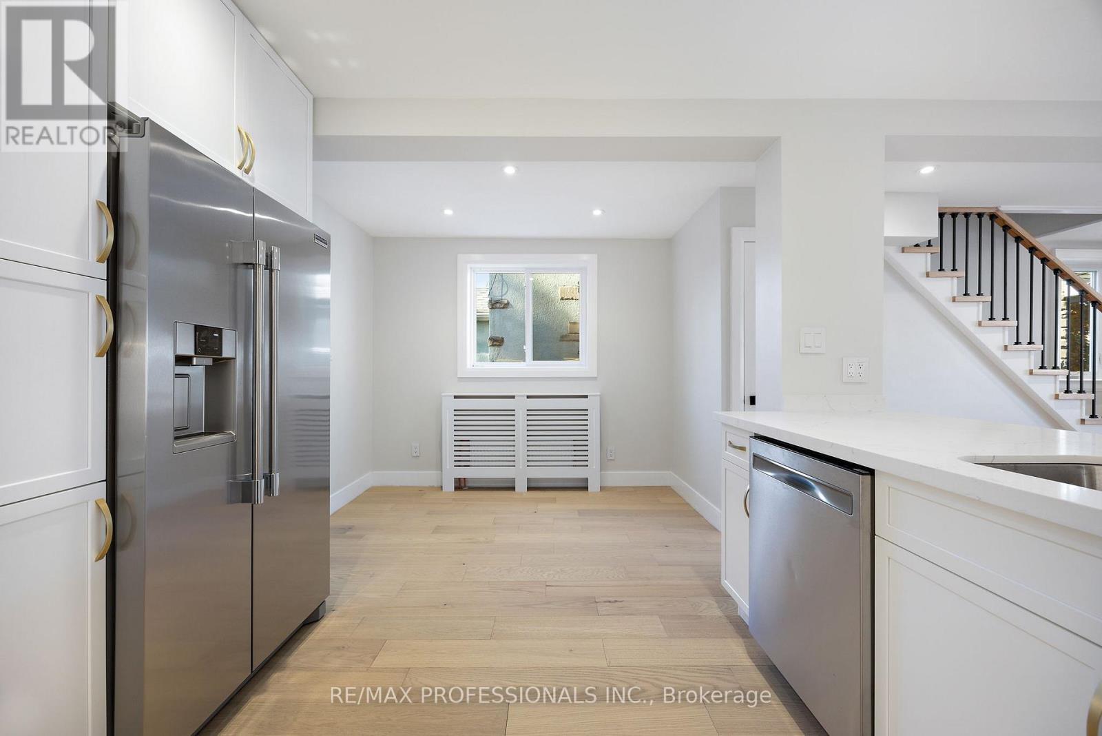 Main - 470 Donlands Avenue, Toronto, Ontario  M4J 3S5 - Photo 15 - E12573252