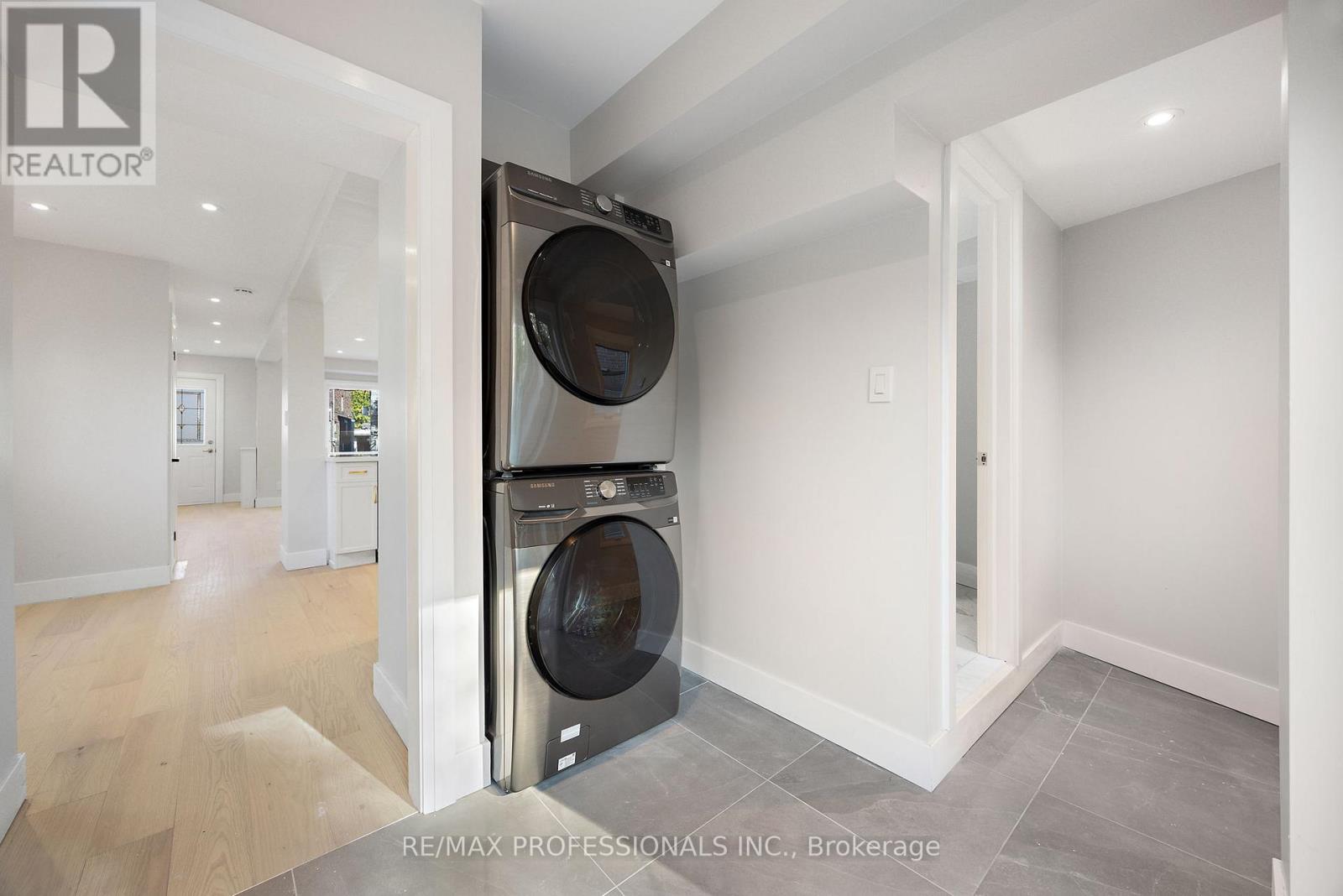 Main - 470 Donlands Avenue, Toronto, Ontario  M4J 3S5 - Photo 16 - E12573252