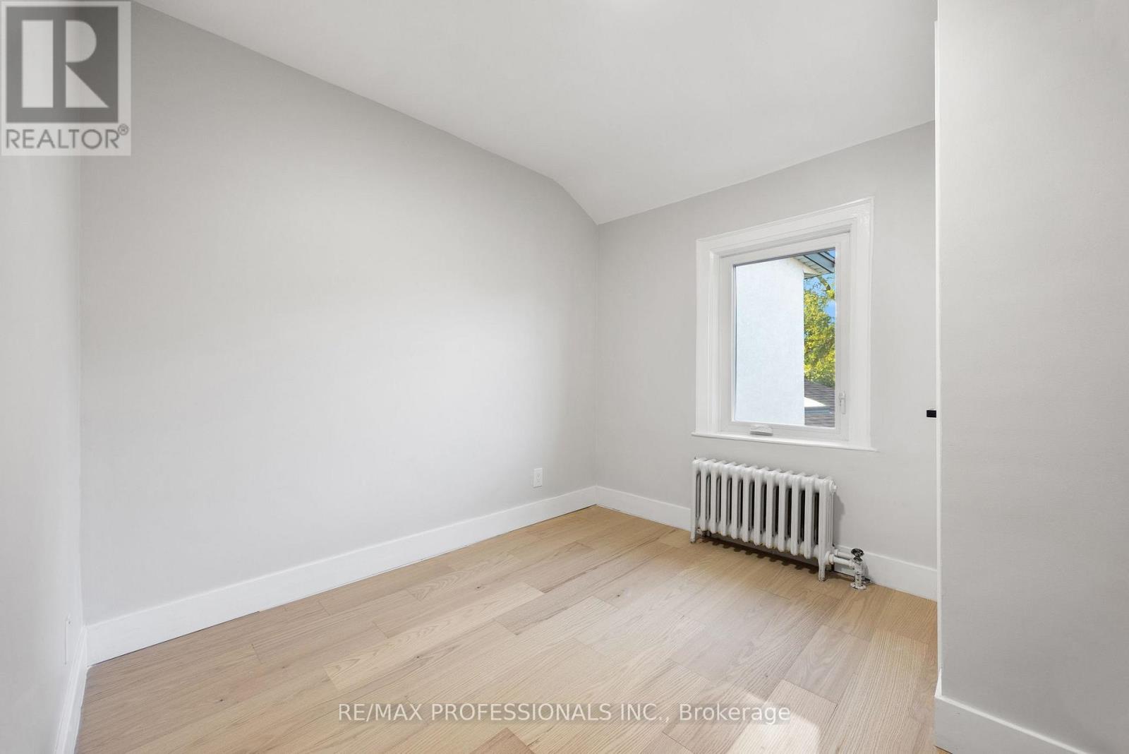 Main - 470 Donlands Avenue, Toronto, Ontario  M4J 3S5 - Photo 21 - E12573252