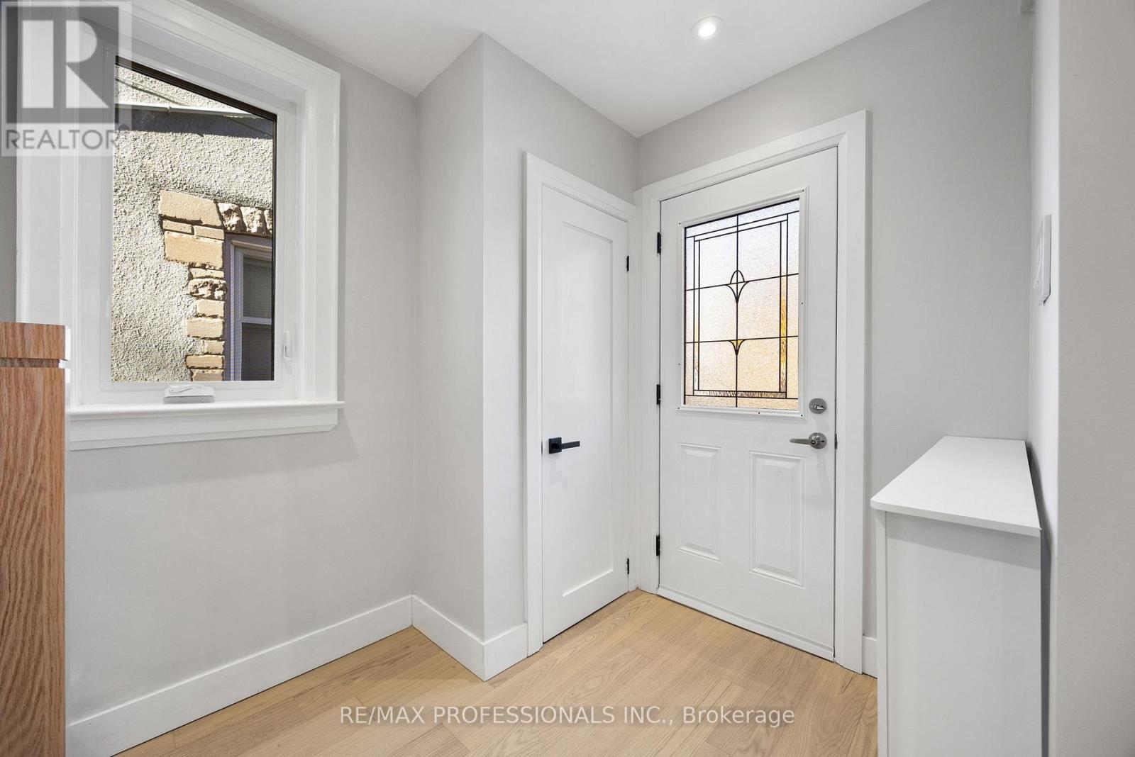 Main - 470 Donlands Avenue, Toronto, Ontario  M4J 3S5 - Photo 3 - E12573252