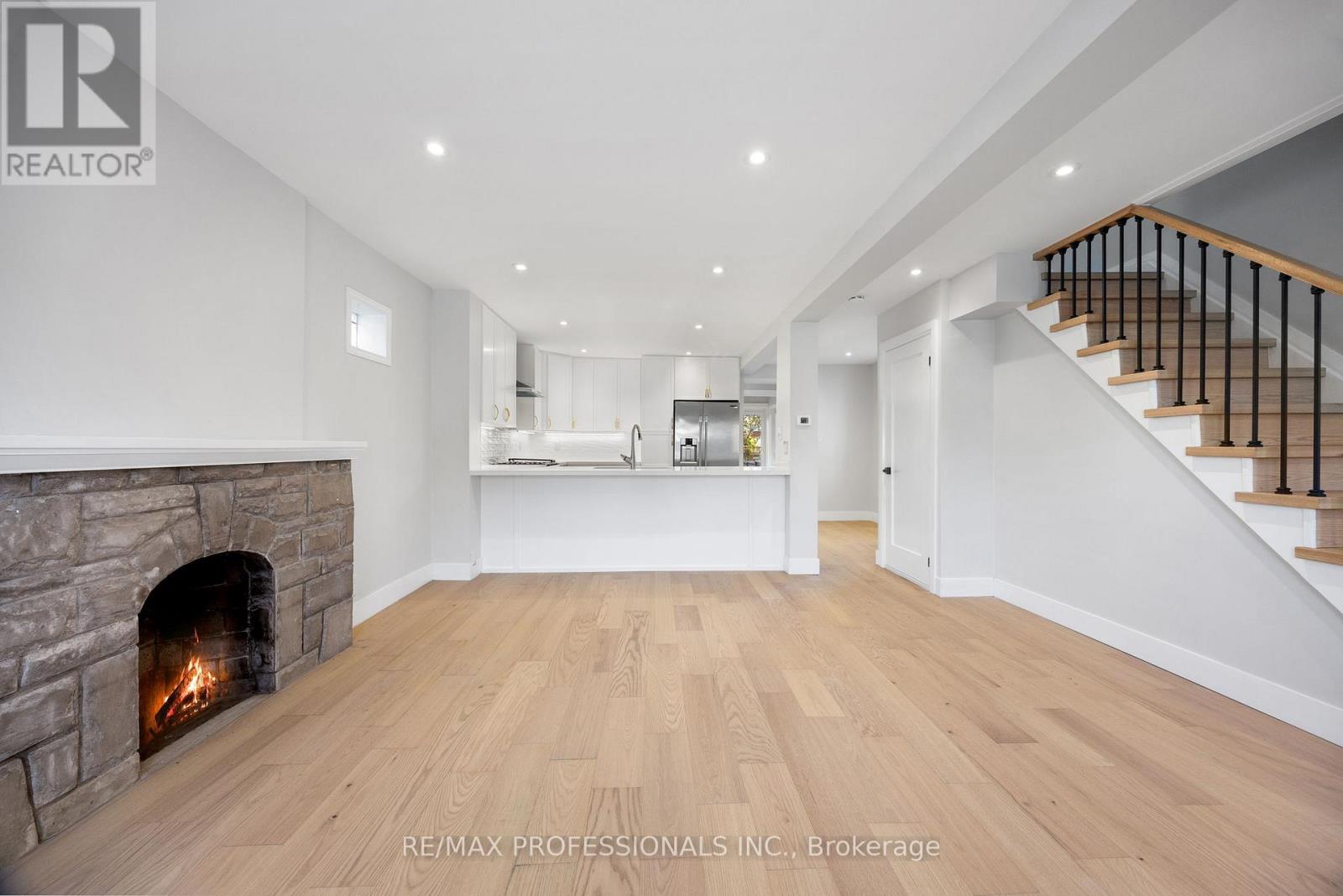 Main - 470 Donlands Avenue, Toronto, Ontario  M4J 3S5 - Photo 6 - E12573252