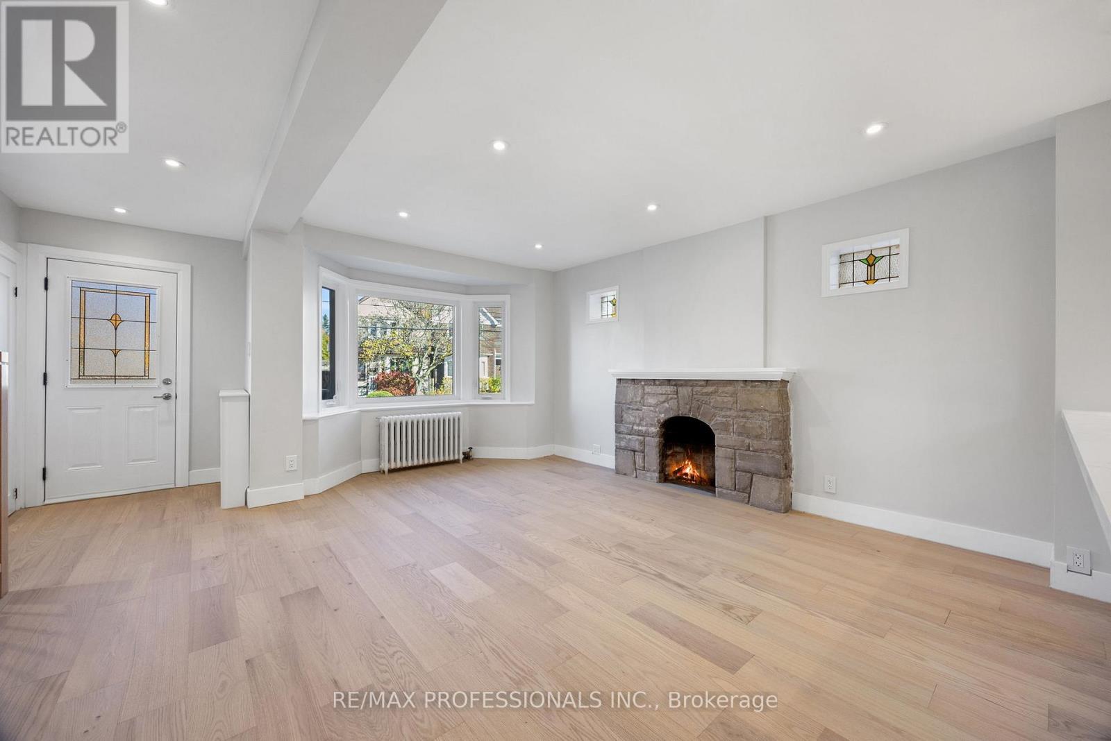 Main - 470 Donlands Avenue, Toronto, Ontario  M4J 3S5 - Photo 8 - E12573252