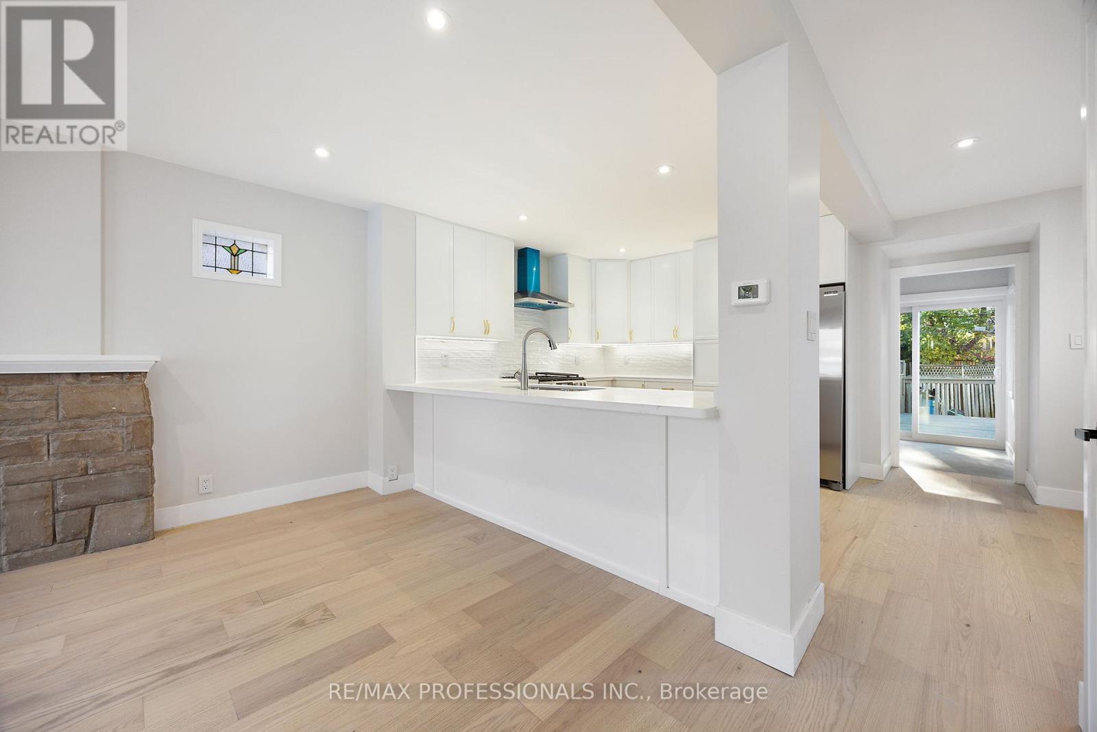 Main - 470 Donlands Avenue, Toronto, Ontario  M4J 3S5 - Photo 9 - E12573252