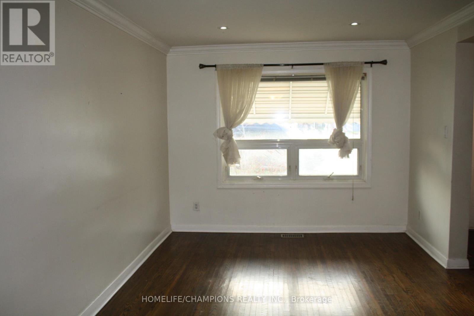 41 Medway Crescent, Toronto, Ontario  M1P 3T7 - Photo 4 - E12573330