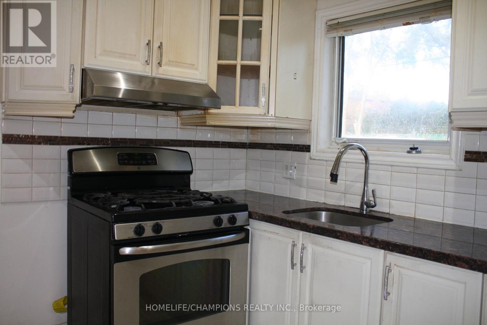 41 Medway Crescent, Toronto, Ontario  M1P 3T7 - Photo 8 - E12573330