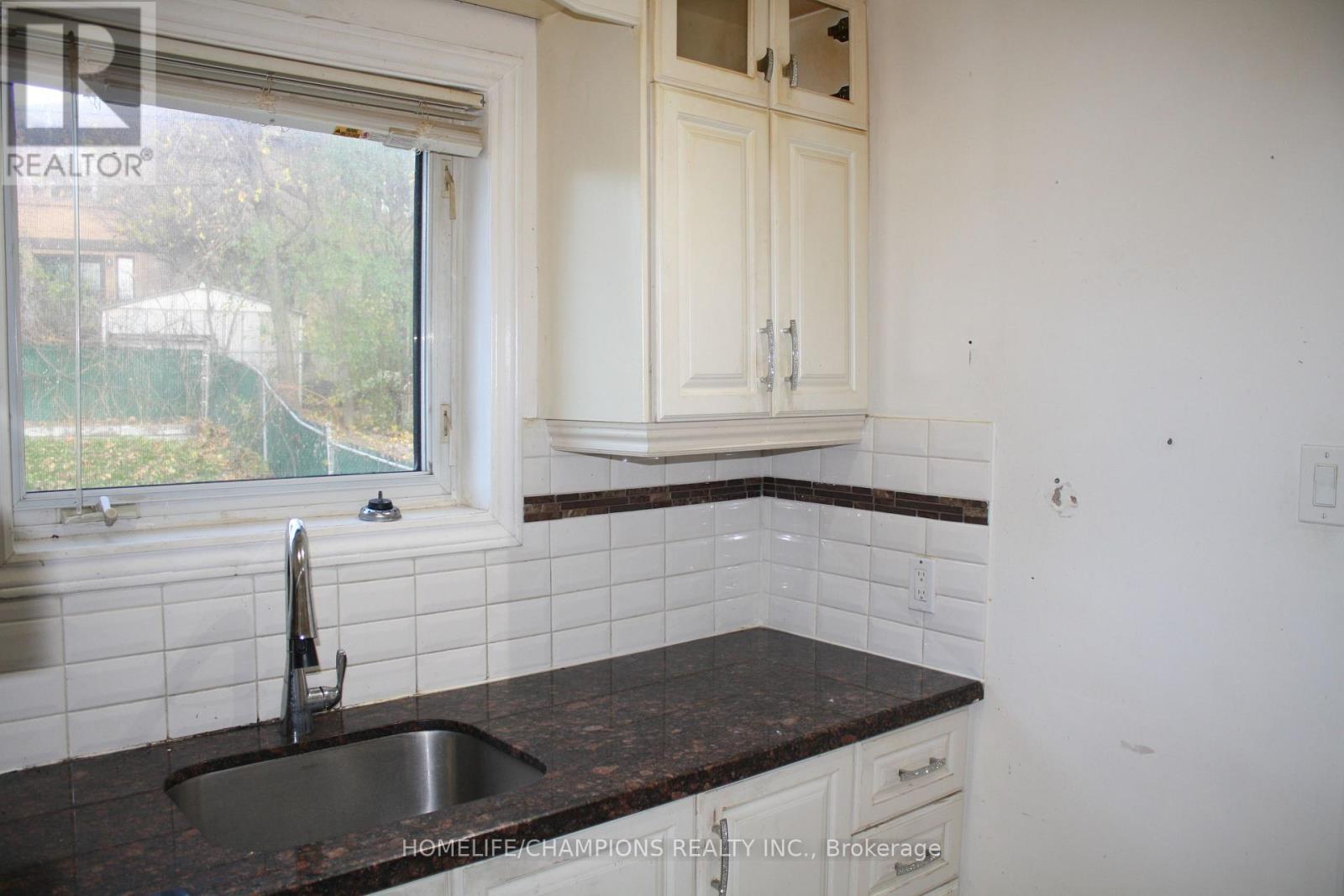 41 Medway Crescent, Toronto, Ontario  M1P 3T7 - Photo 9 - E12573330