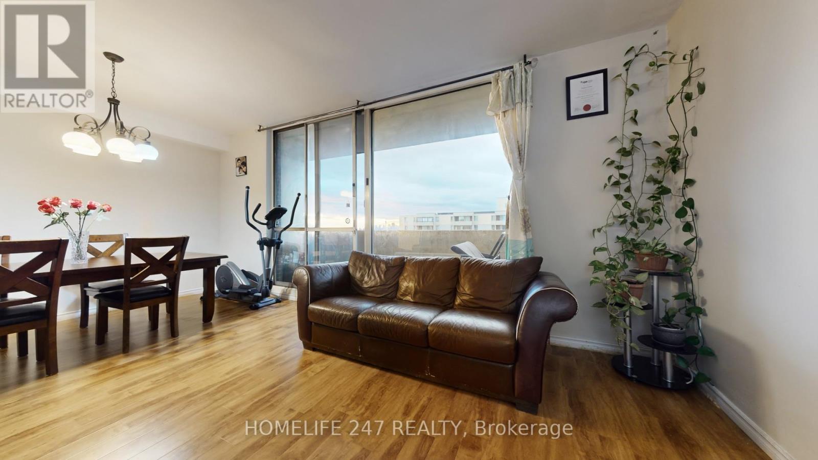 Ph 04 - 5 Massey Square, Toronto, Ontario  M4C 5L6 - Photo 15 - E12573350