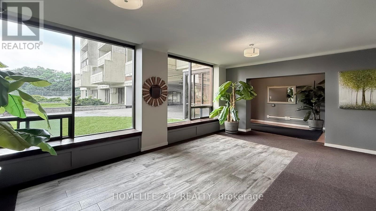 Ph 04 - 5 Massey Square, Toronto, Ontario  M4C 5L6 - Photo 4 - E12573350