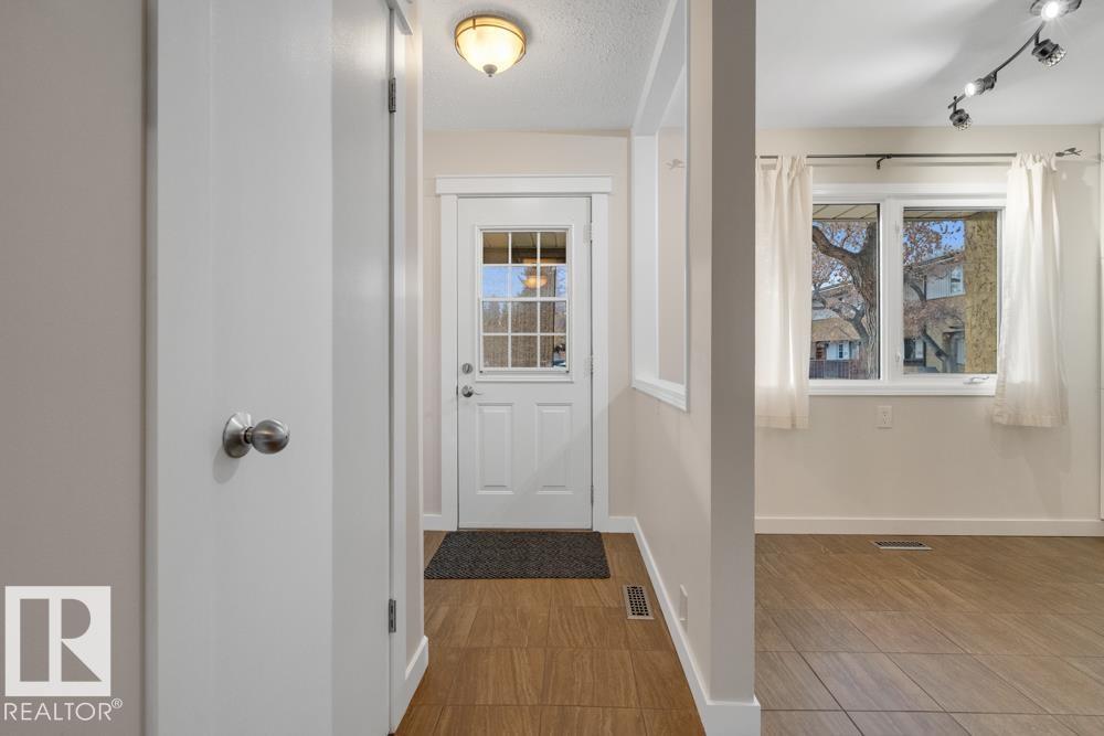 3317 139 Av Nw, Edmonton, Alberta  T5Y 1T2 - Photo 2 - E4466331