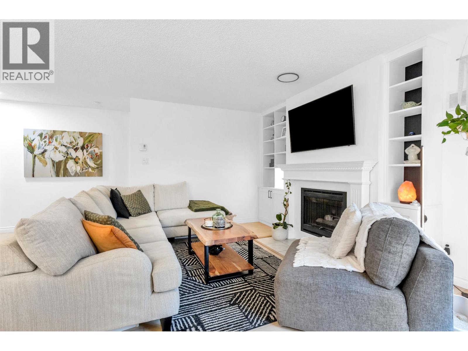 316 1890 W 6th Avenue, Vancouver, British Columbia  V6J 1R6 - Photo 3 - R3069647