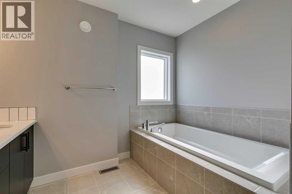 23 Creekstone Green Sw, Calgary, Alberta  T2X 6H6 - Photo 23 - A2268878