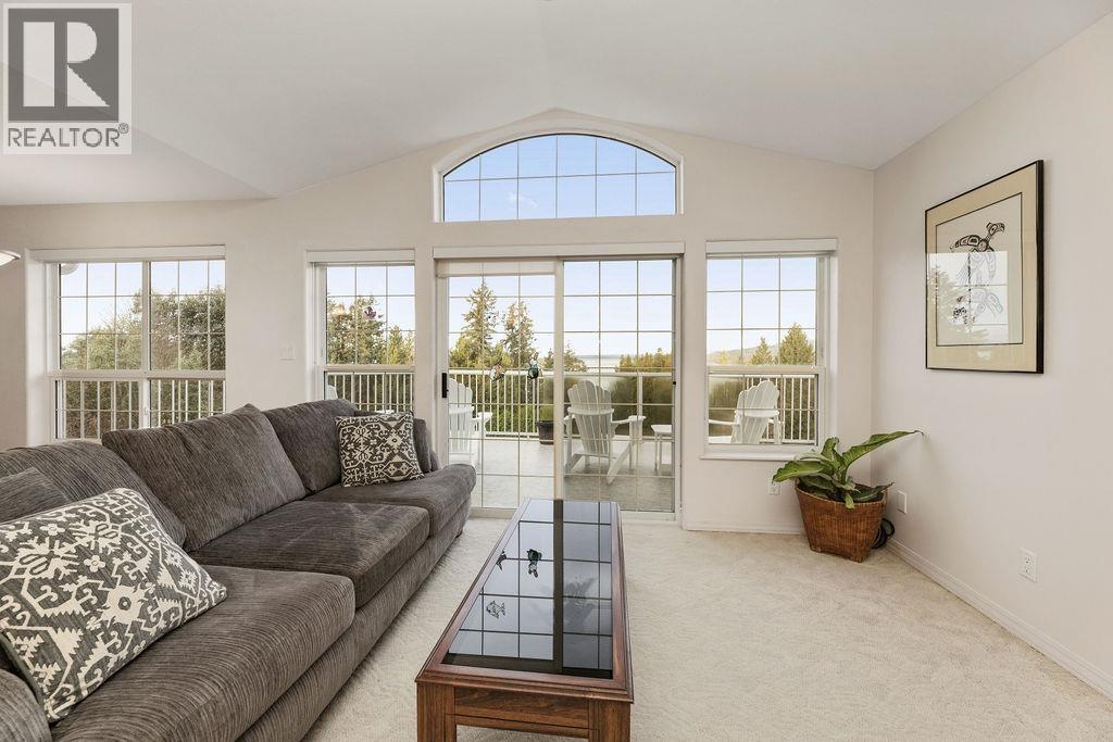 5174 RADCLIFFE ROAD, Sechelt, British Columbia