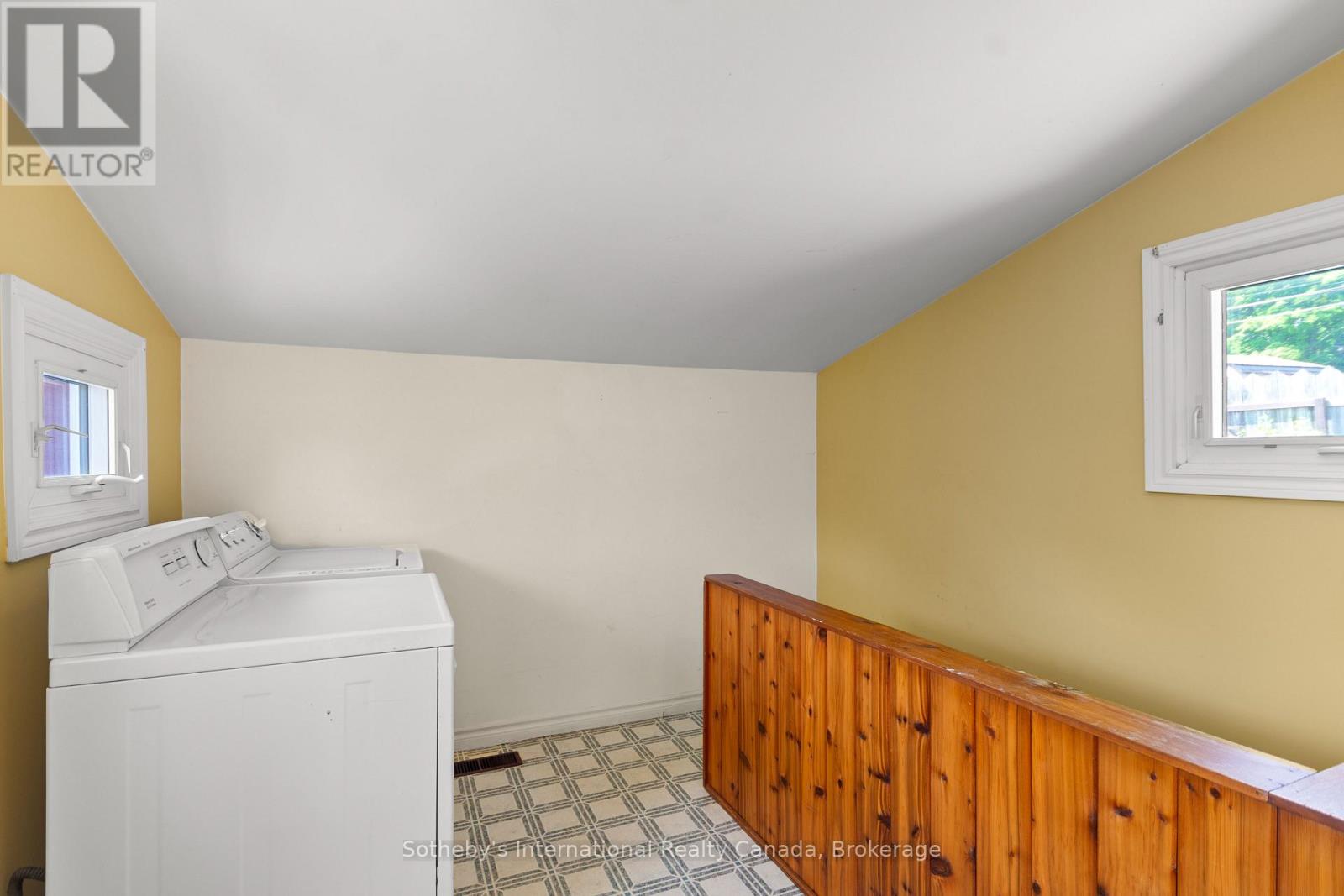 659 Victoria Street, Midland, Ontario  L4R 1A8 - Photo 12 - S12222561