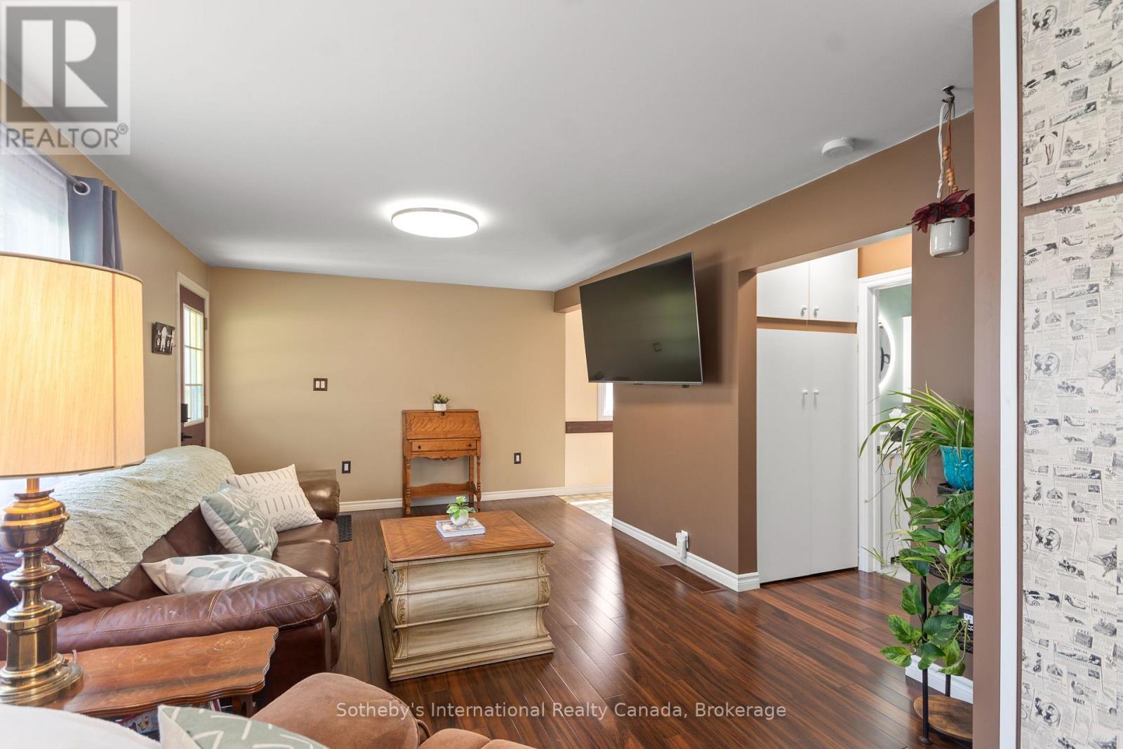 659 Victoria Street, Midland, Ontario  L4R 1A8 - Photo 5 - S12222561