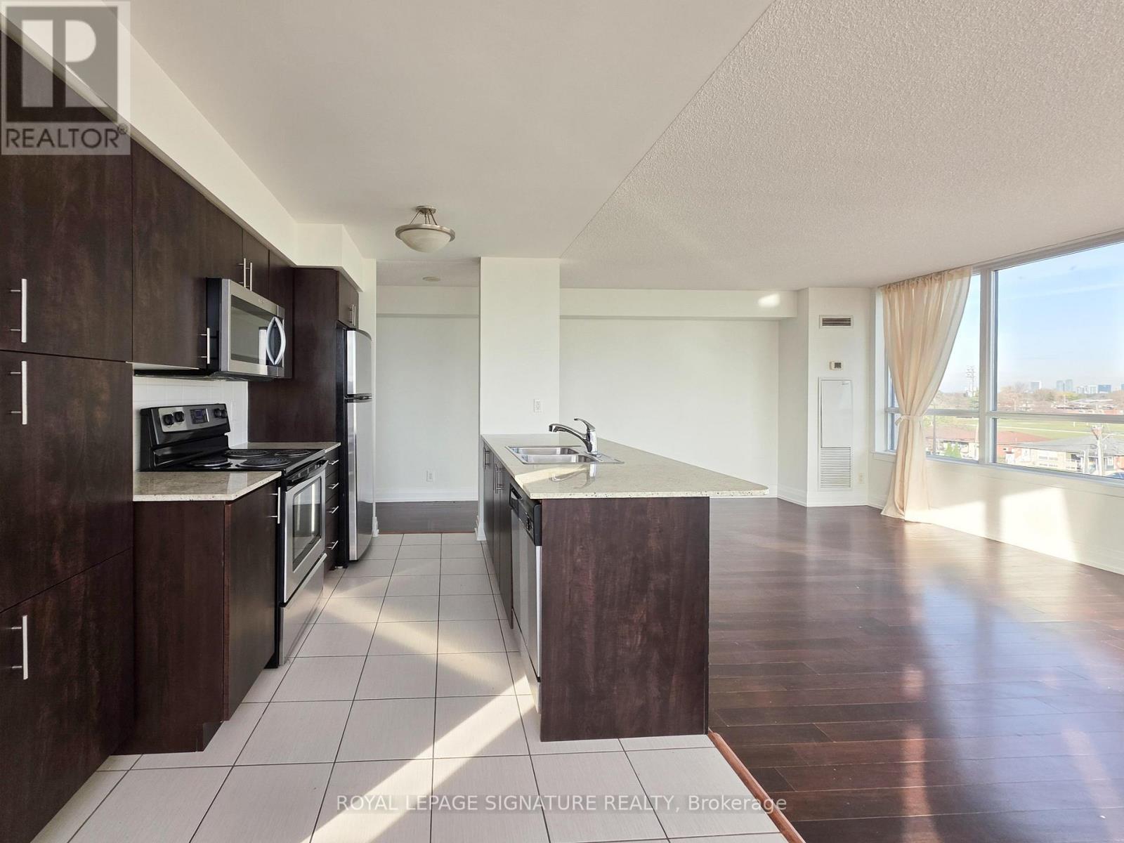 411 - 1060 Sheppard Avenue W, Toronto, Ontario  M3J 0G7 - Photo 5 - W12573244