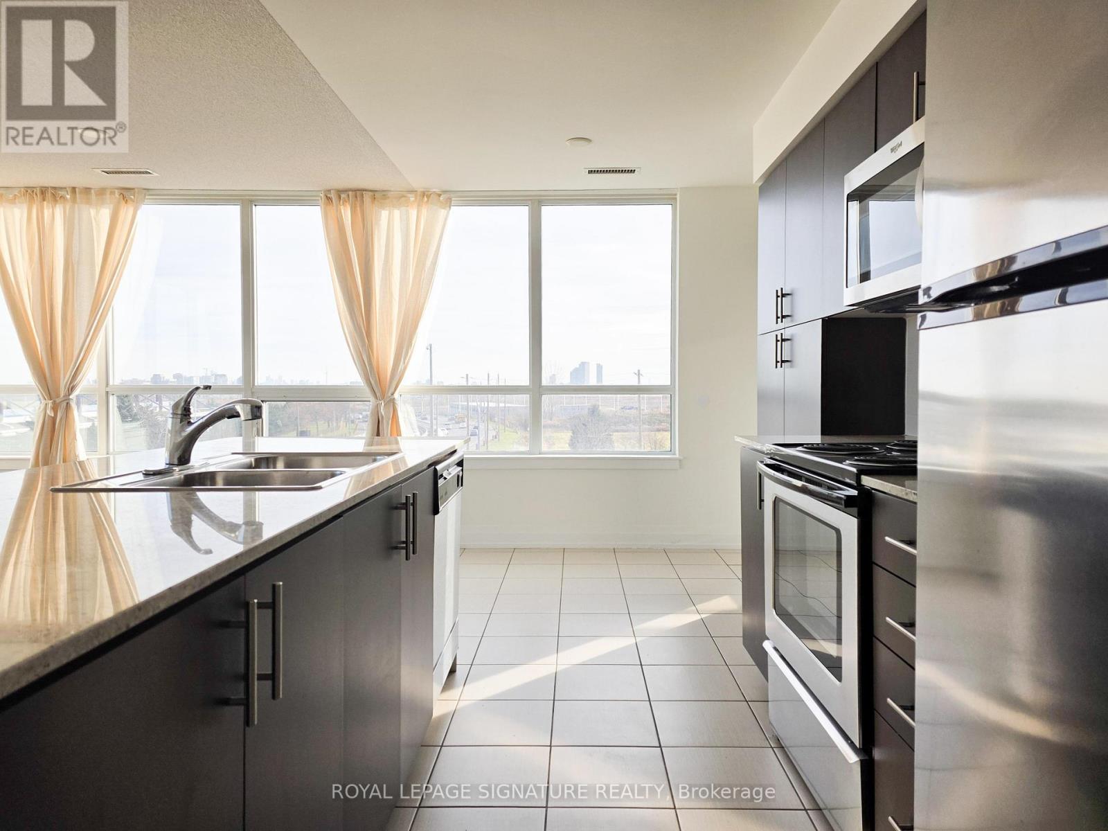 411 - 1060 Sheppard Avenue W, Toronto, Ontario  M3J 0G7 - Photo 6 - W12573244