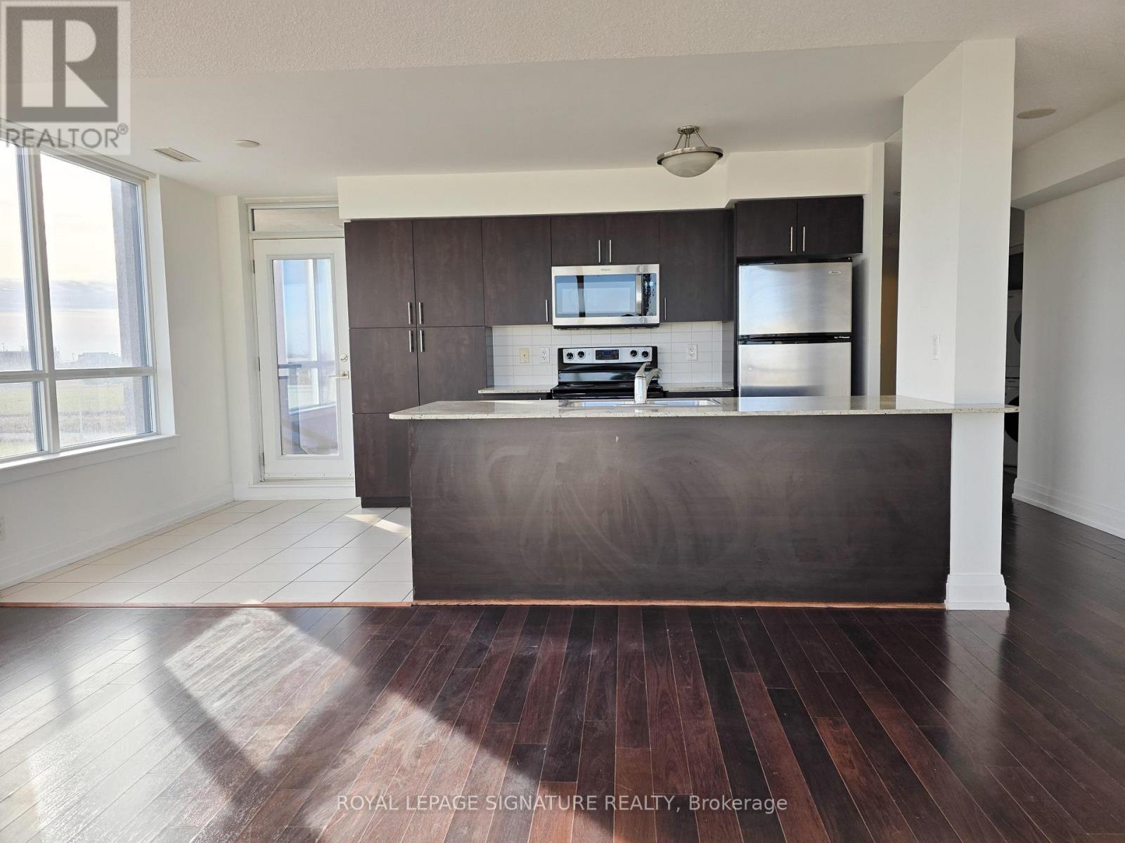 411 - 1060 Sheppard Avenue W, Toronto, Ontario  M3J 0G7 - Photo 7 - W12573244