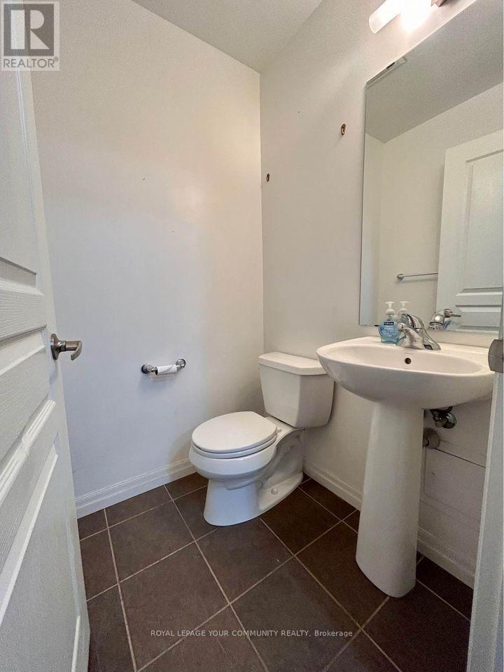 2511 - 223 Webb Drive, Mississauga, Ontario  L5B 0E8 - Photo 11 - W12573256