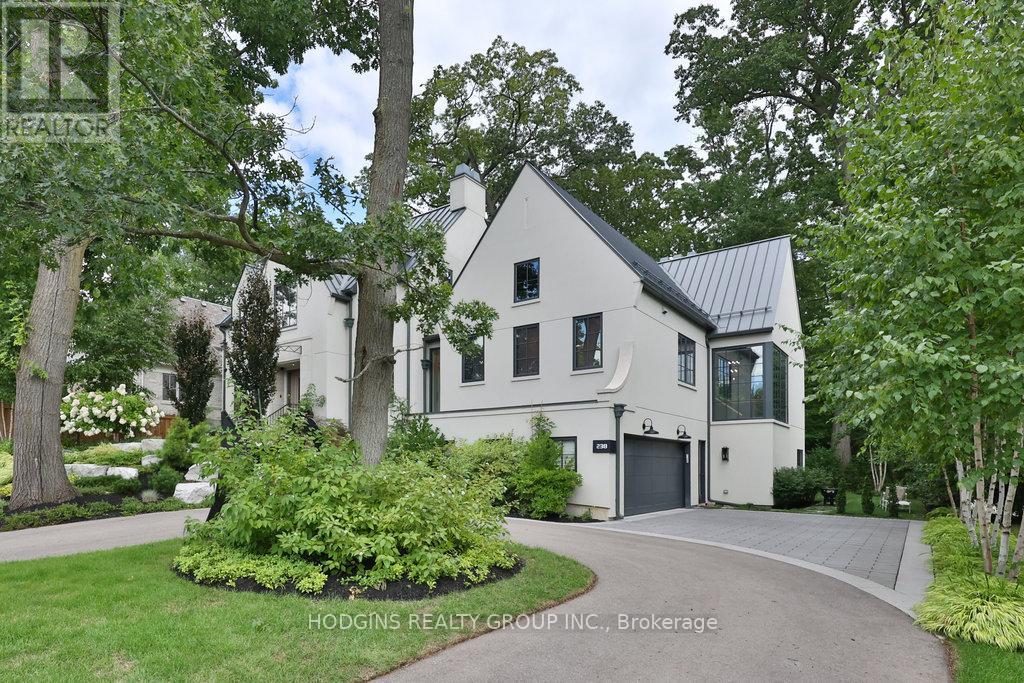 238 Mineola Road W, Mississauga, Ontario  L5G 2C9 - Photo 2 - W12573258