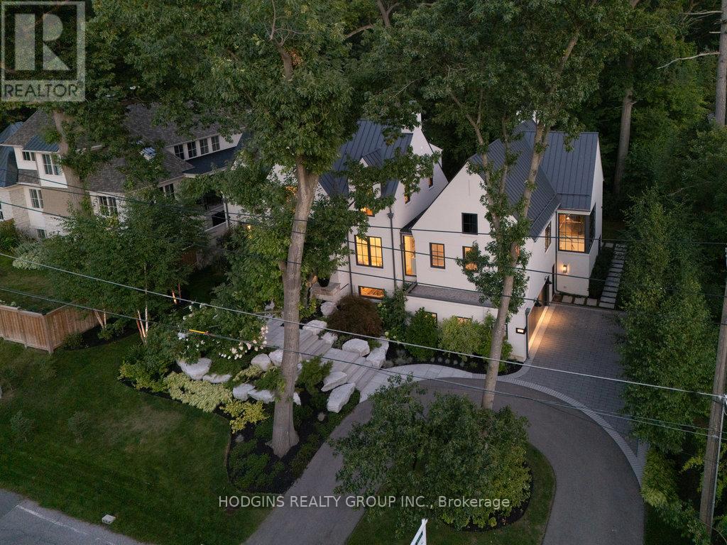 238 Mineola Road W, Mississauga, Ontario  L5G 2C9 - Photo 8 - W12573258