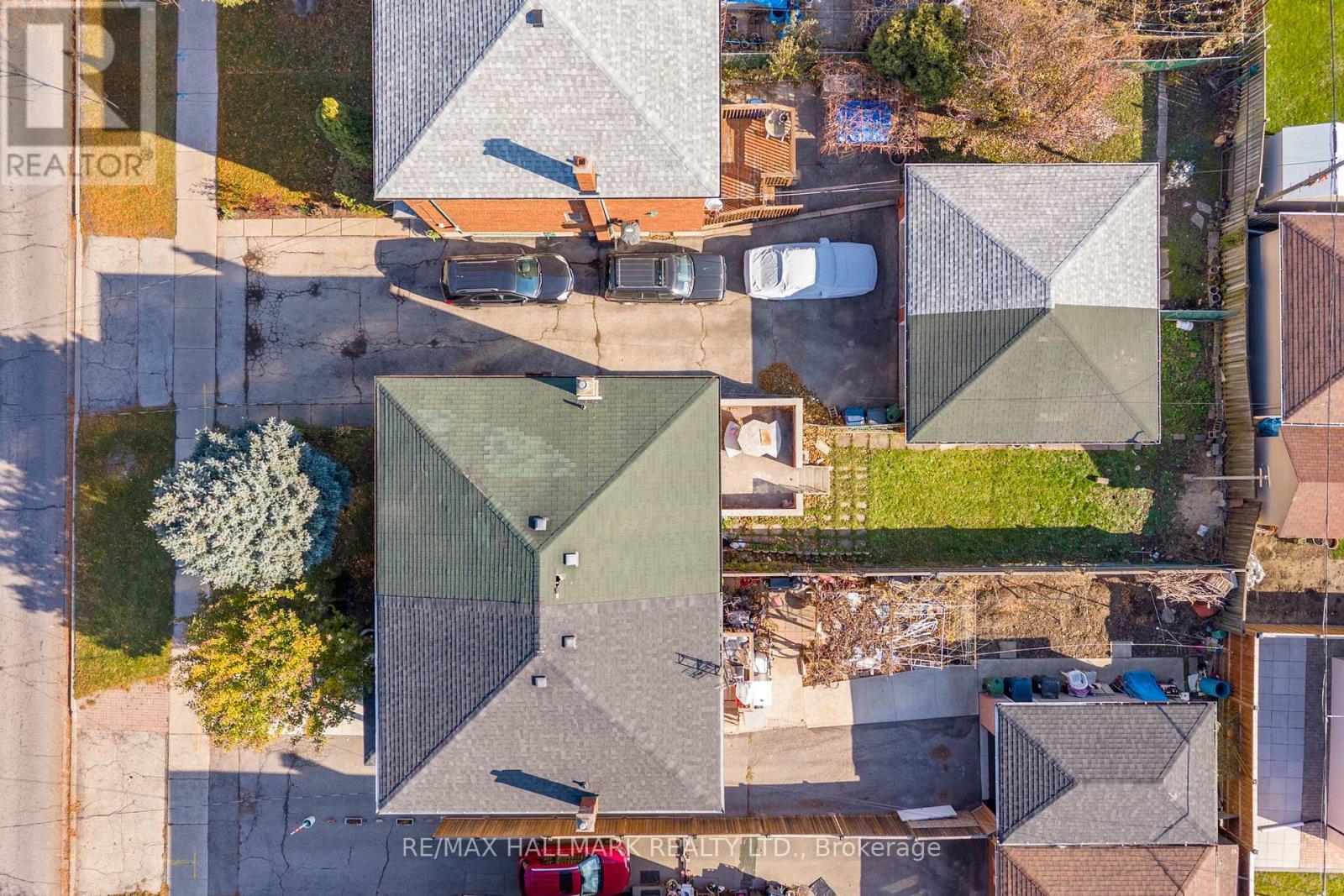 25 Falstaff Avenue, Toronto, Ontario  M6L 2C6 - Photo 19 - W12573274