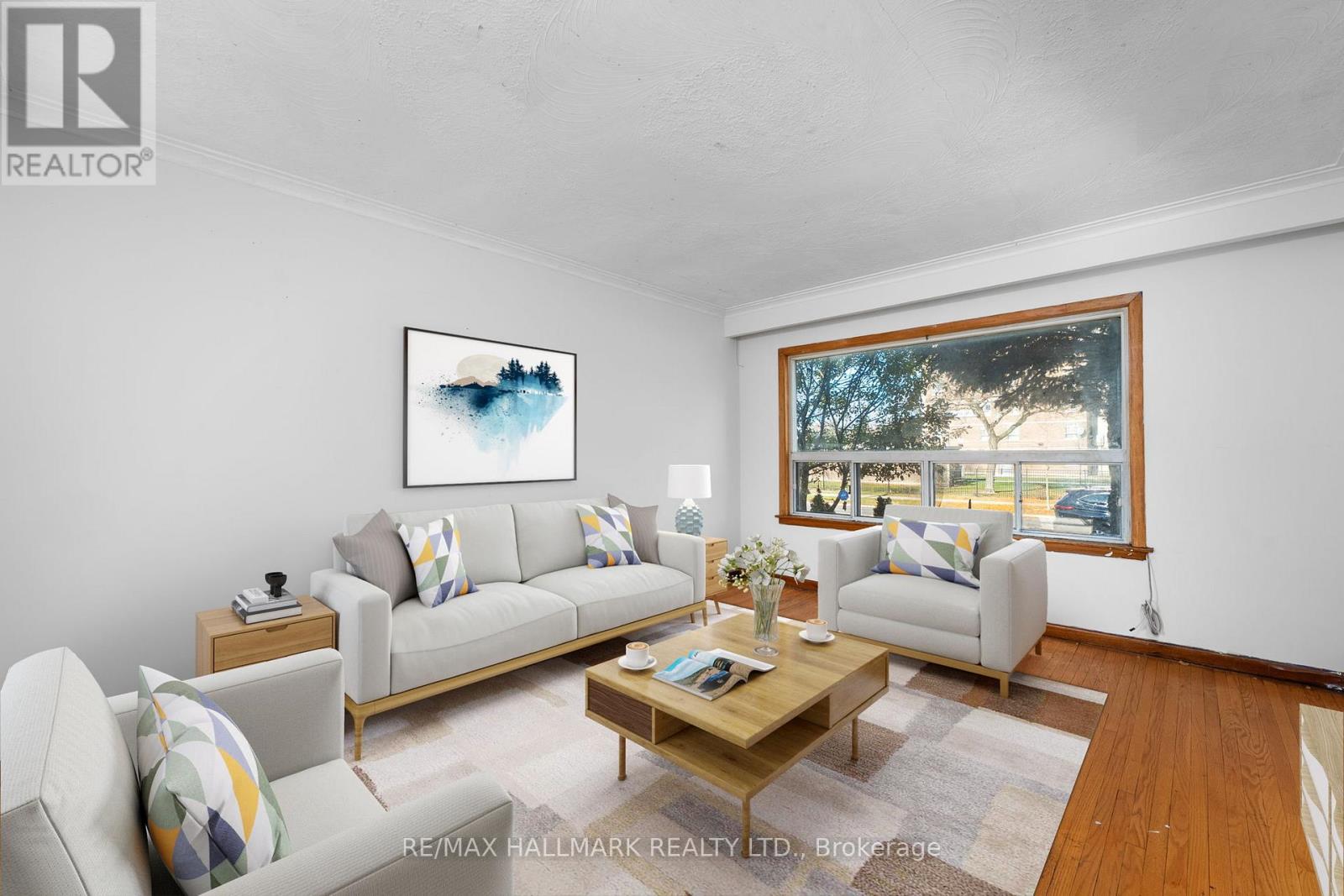 25 Falstaff Avenue, Toronto, Ontario  M6L 2C6 - Photo 5 - W12573274