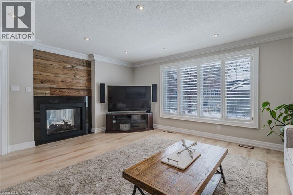 954 Wintergreen Place, Burlington, Ontario  L7T 4K4 - Photo 18 - 40765627