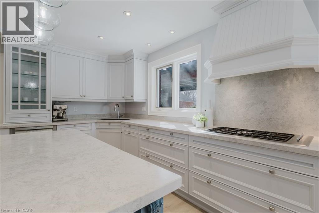 954 Wintergreen Place, Burlington, Ontario  L7T 4K4 - Photo 11 - 40765627