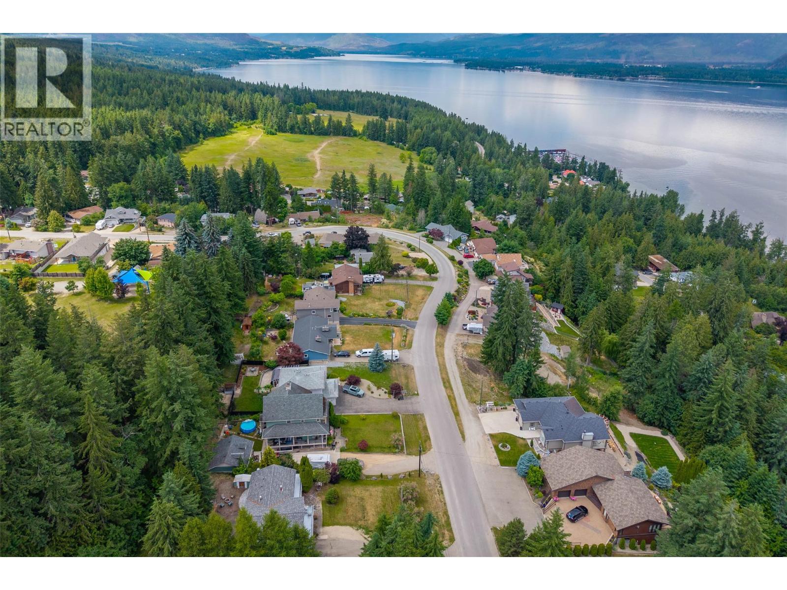 2250 Lakeview Drive, Blind Bay, British Columbia