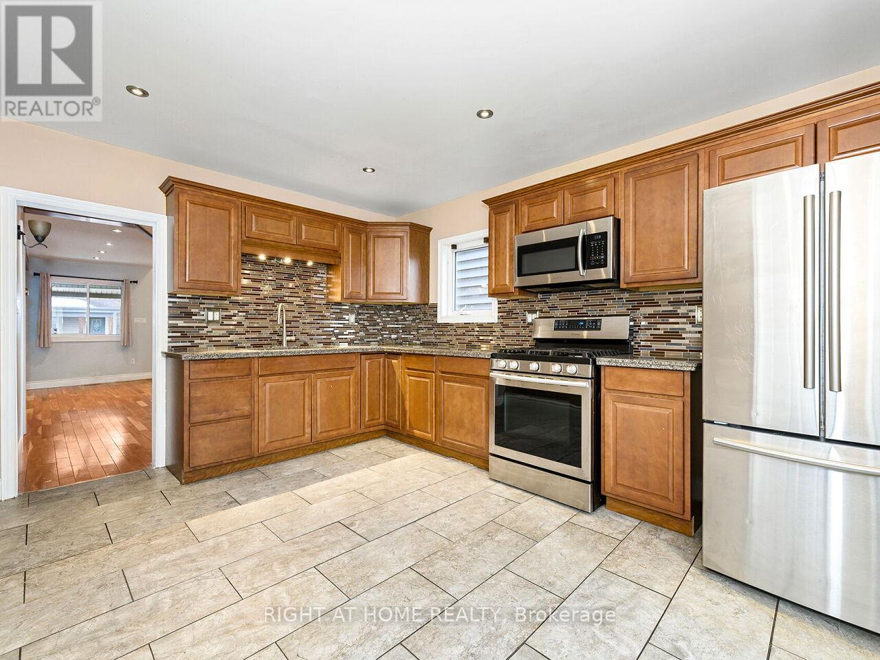 180 Rosslyn Avenue N, Hamilton, Ontario  L8L 7P7 - Photo 8 - X12573248