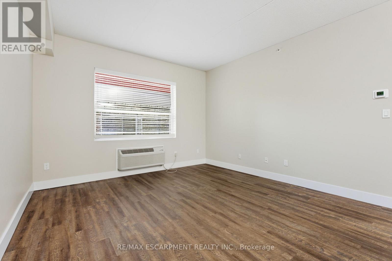 203 - 149 Main Street W, Hamilton, Ontario  L8P 1H9 - Photo 11 - X12573266