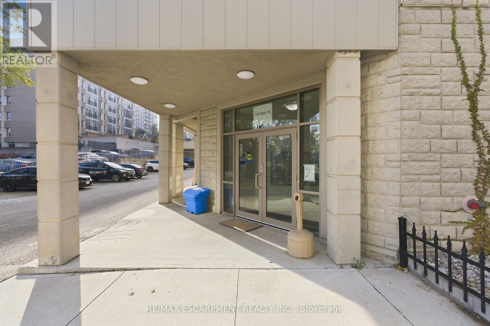 203 - 149 Main Street W, Hamilton, Ontario  L8P 1H9 - Photo 2 - X12573266