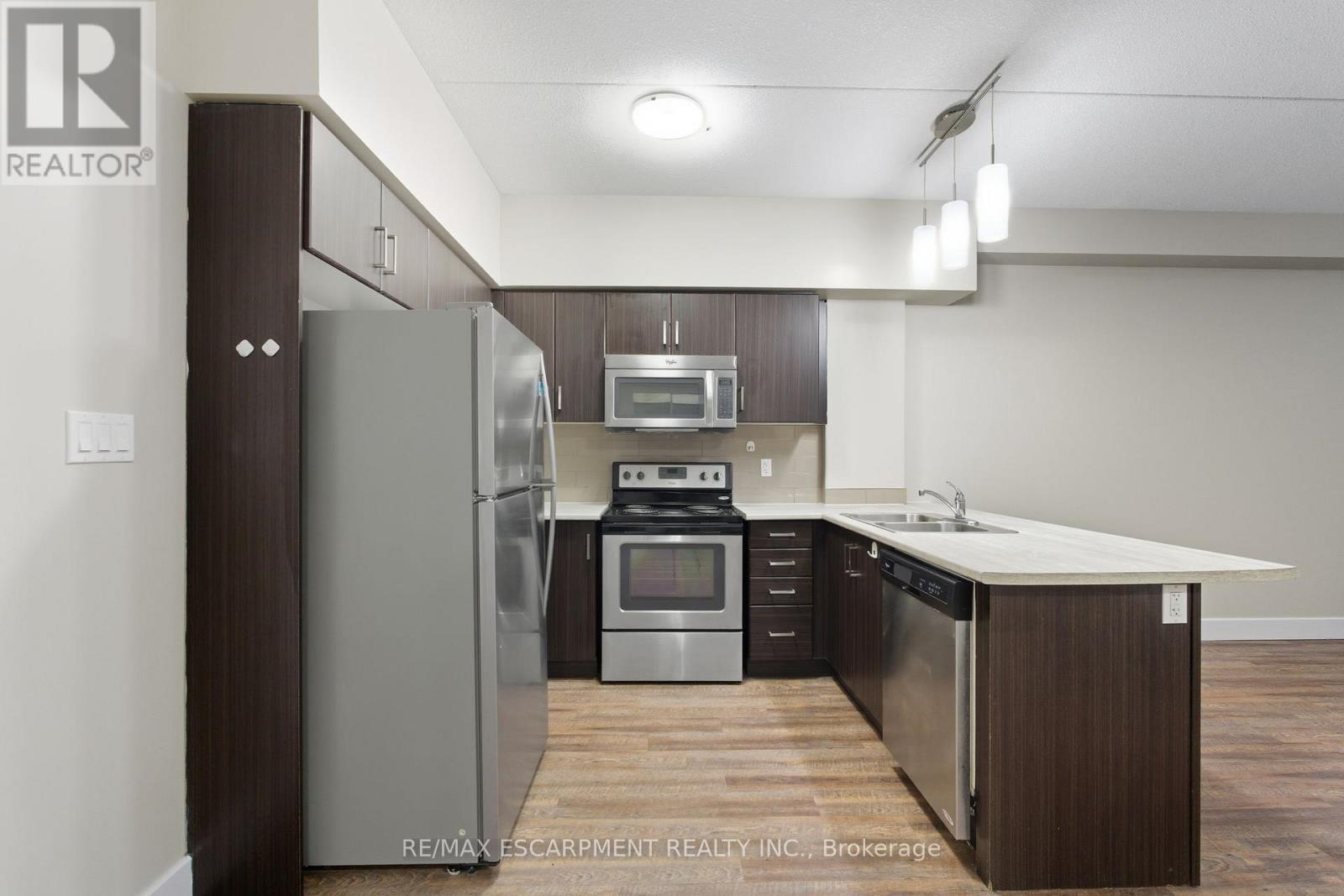 203 - 149 Main Street W, Hamilton, Ontario  L8P 1H9 - Photo 7 - X12573266