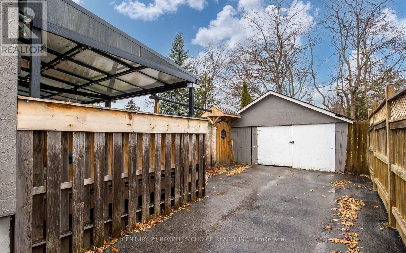 22 Parker Street, Belleville, Ontario  K8P 1C8 - Photo 2 - X12573276