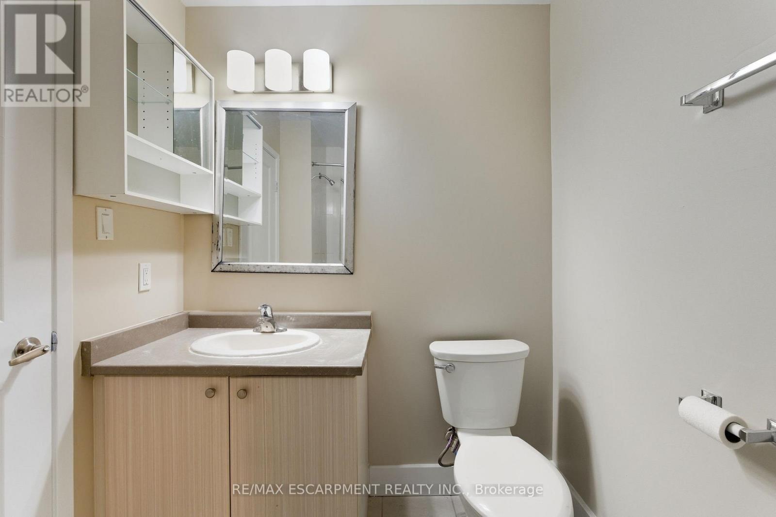 101 - 149 Main Street W, Hamilton, Ontario  L8P 1H9 - Photo 18 - X12573326