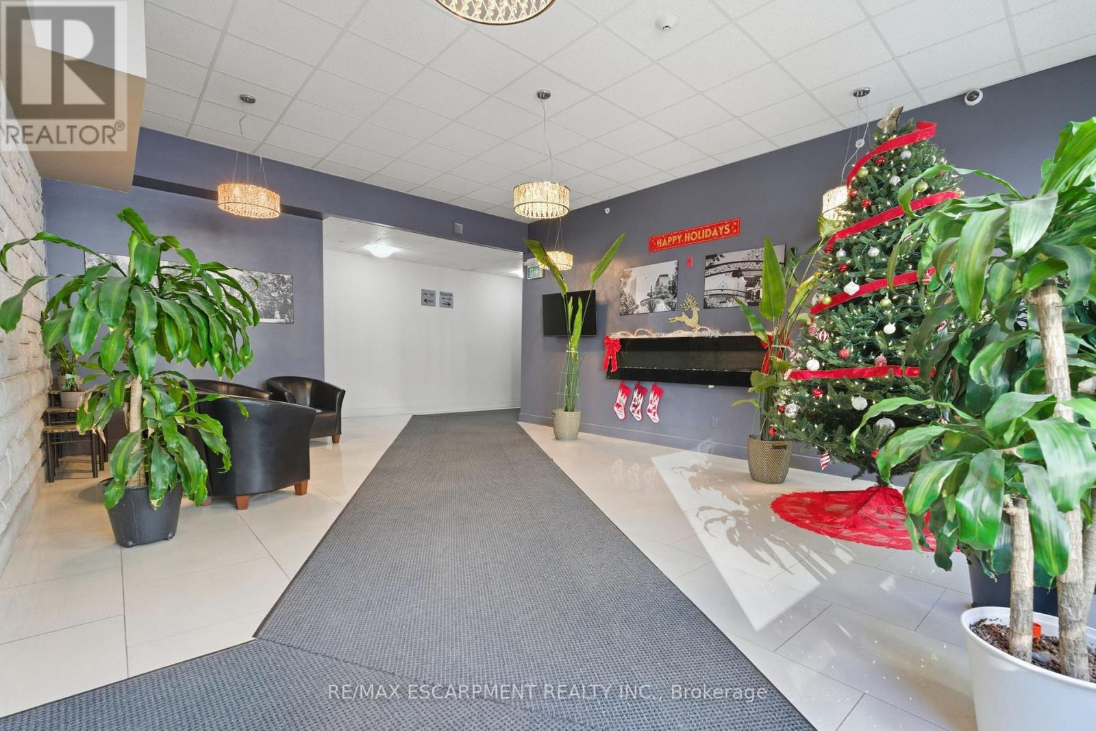 101 - 149 Main Street W, Hamilton, Ontario  L8P 1H9 - Photo 3 - X12573326