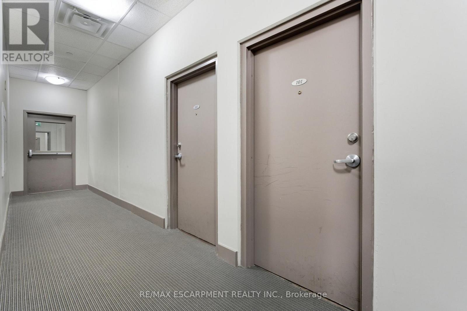 101 - 149 Main Street W, Hamilton, Ontario  L8P 1H9 - Photo 4 - X12573326