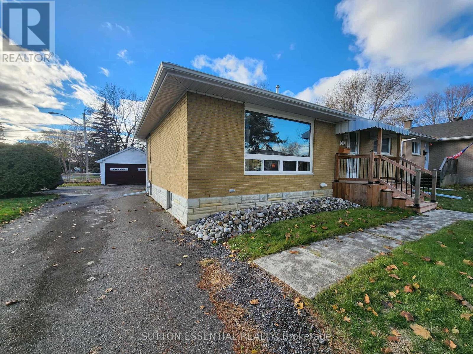 316 First Avenue, Brockville, Ontario  K6V 3C1 - Photo 1 - X12573376