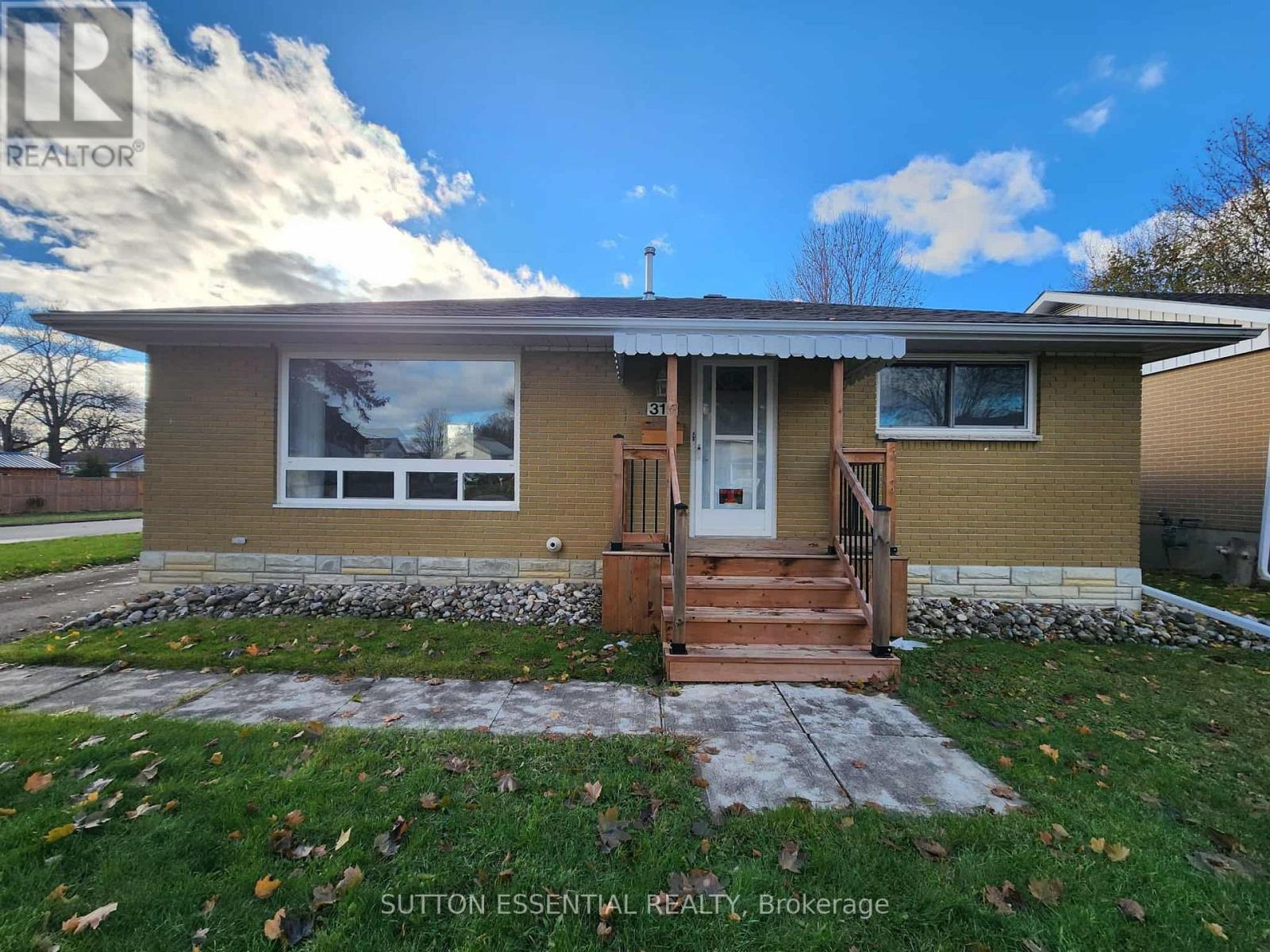 316 First Avenue, Brockville, Ontario  K6V 3C1 - Photo 3 - X12573376